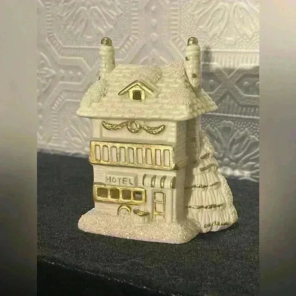 Vintage Porcelain Tealight Christmas Decor, White &  Gold, Holiday Christmas - Picture 8 of 12